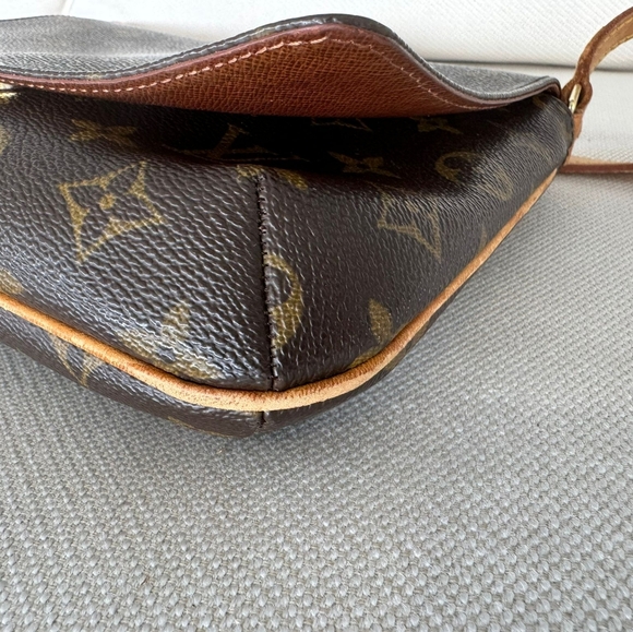 Louis Vuitton Musette Tango Monogram Long Strap Bag - Picture 12 of 16